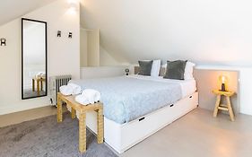 Aposentus - Stylish Downtown Loft